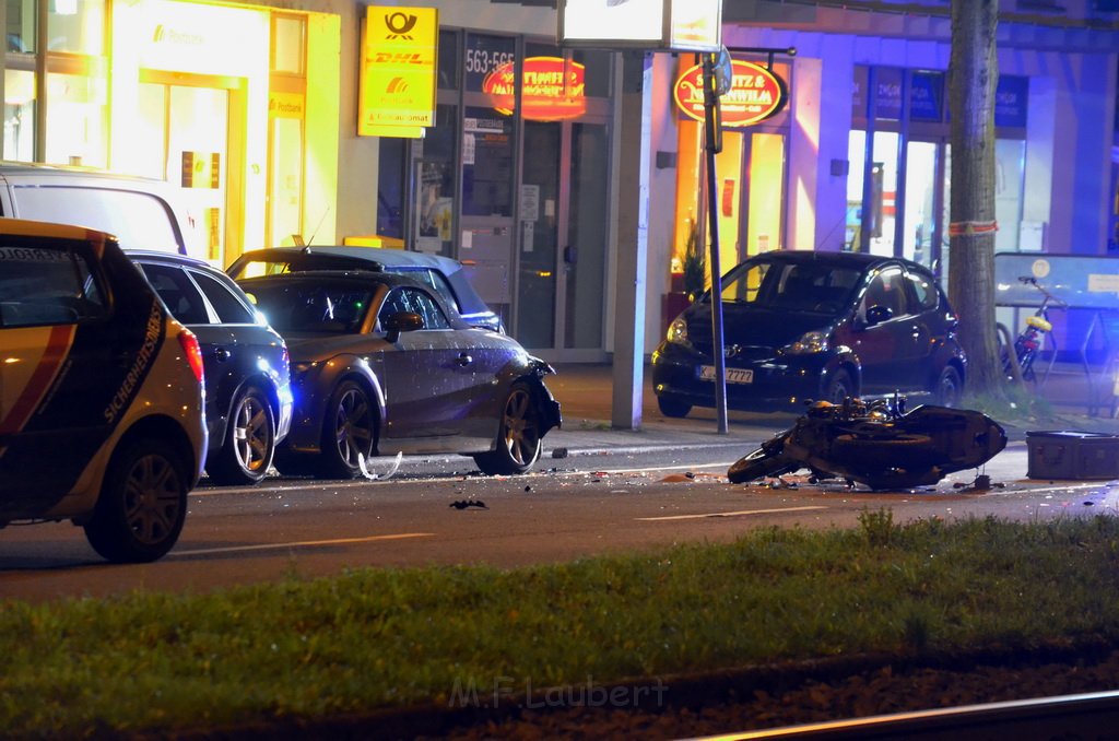 VU Krad gegen PKW Koeln Braunsfeld Aachenerstr P037.JPG - Miklos Laubert